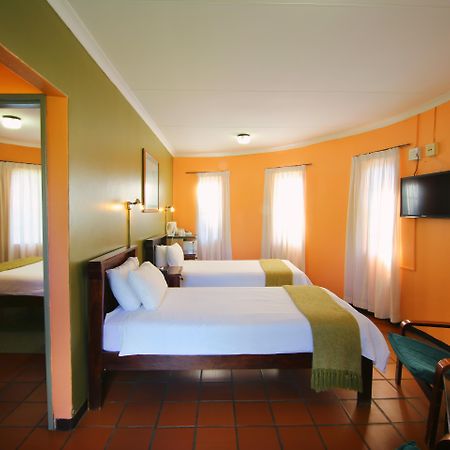 Kalahari Arms Hotel Khemsbok Eksteriør bilde